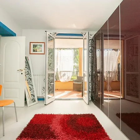 Apartment Lori' S Mare In Alassio